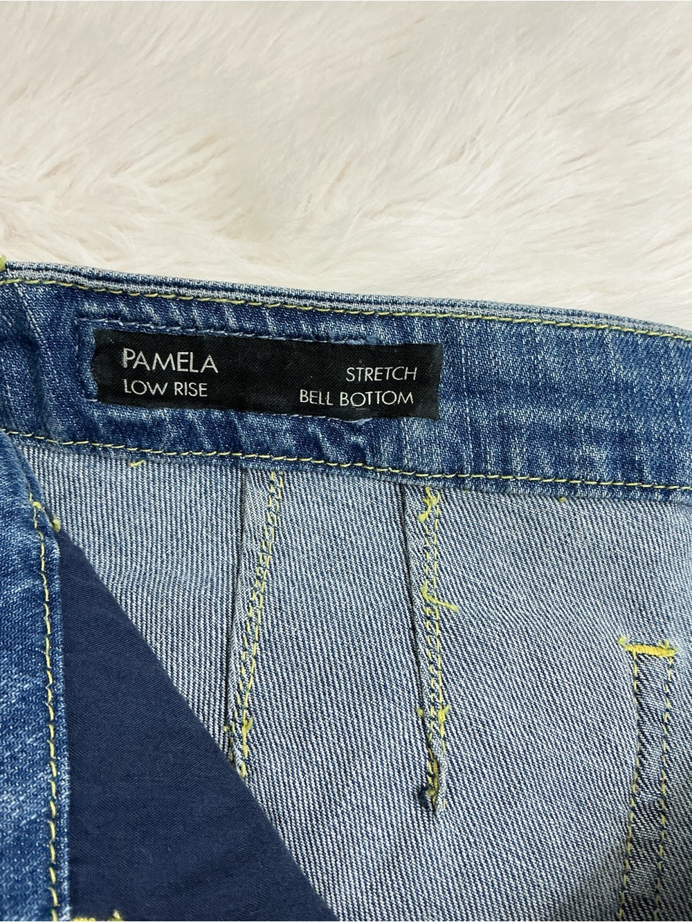 NWT - Buffalo -Pamela Low Rise Stretch Bell Bottom - Sz 29 - Picture 2 of 12
